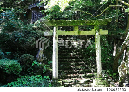 位於毛呂山町足羽川上游附近的八坂神社一景。 108084260