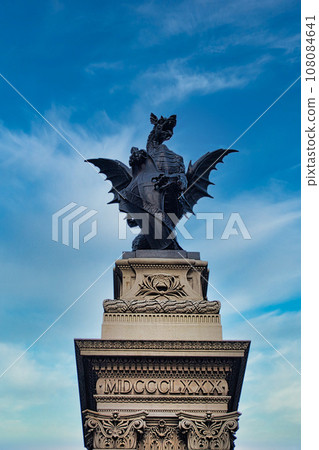 Griffin on Sir Horace Jones's Temple Bar Memorial. London, UK. 108084641