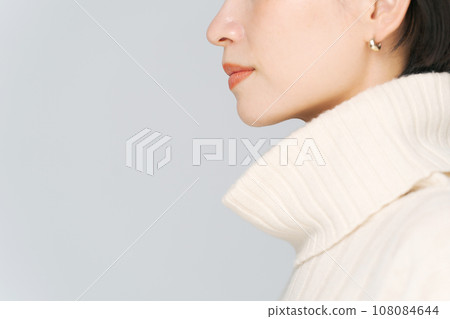 Profile portrait of a middle-aged woman 108084644