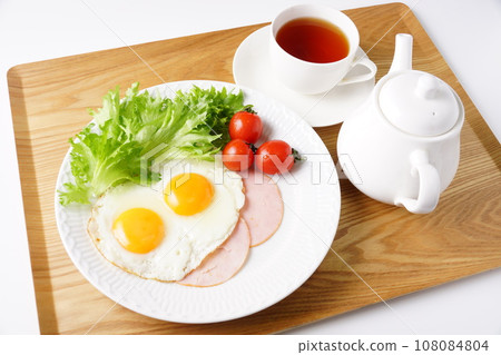 delicious fried egg breakfast delicious fried egg breakfast 108084804