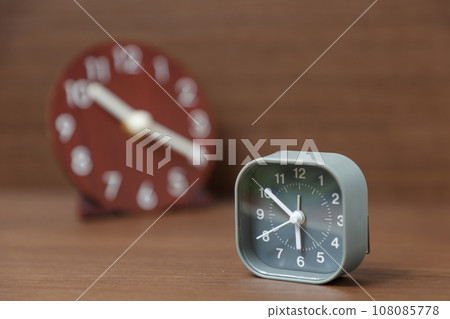 clock, management, stationery, schedule, appointment, desk, office supplies, time, office, numbers, table clock 108085778