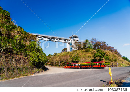 Kanagawa Prefecture Autumn Miyagase Dam Road Train Kanagawa Prefecture Autumn Miyagase Dam Road Train 108087186