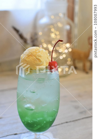 可愛又美味的青瓜奶油蘇打水 可愛又美味的青瓜奶油蘇打水 108087993