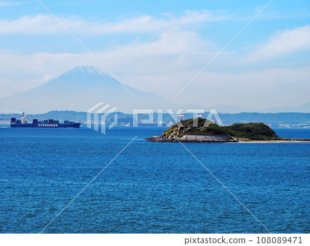富士山和第一海堡(千葉縣富津市) 富士山和第一海堡(千葉縣富津市) 108089471
