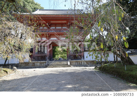 日本寺廟：京都醍醐寺境內五層寶塔大門的風景 108090733