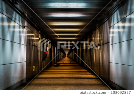 Image of a dark tunnel 108092857