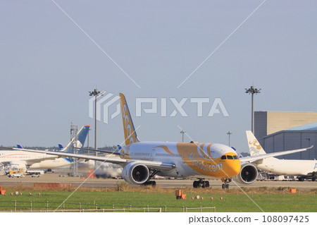 LCC low-cost airline 108097425