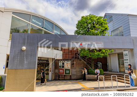 東京澀谷區代官山車站週邊的都市景觀 東京澀谷區代官山車站週邊的都市景觀 108098282