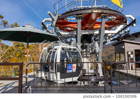 Autumn Shiga Kogen Resort Gondola 108100306