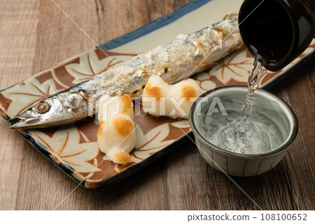 Sake and autumn sword fish 108100652
