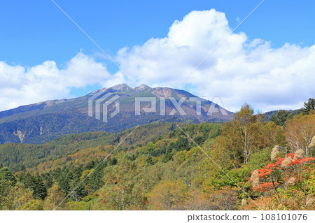 秋天從乃木峠看到的乘鞍山 108101076