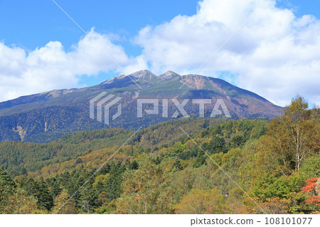 秋天從乃木峠看到的乘鞍山 108101077