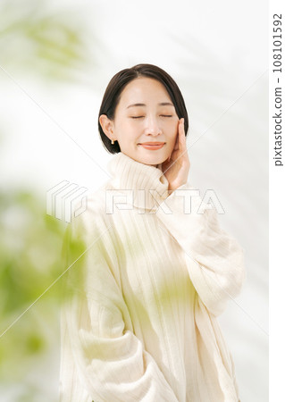 一個感覺皮膚保濕的女人 一個感覺皮膚保濕的女人 108101592