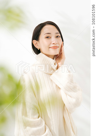 一個感覺皮膚保濕的女人 108101596