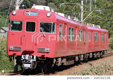 6000 series traveling on the Meitetsu Gamagori Line 6000 series traveling on the Meitetsu Gamagori Line 108102236