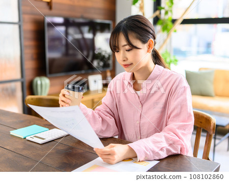 Work from home Female Work from home Female 108102860