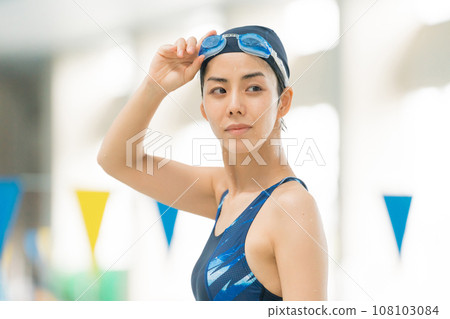 adult swimming adult swimming 108103084