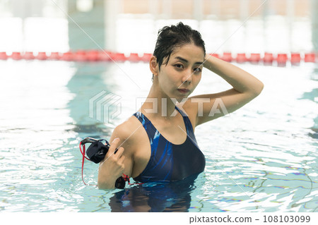 adult swimming adult swimming 108103099