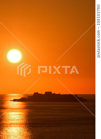 Evening view of warship island 108103760