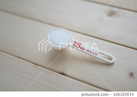 用量匙加一湯匙鹽 108105014