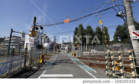 The only remaining level crossing on the JR Yamanote Line as of 2023, “No. 2 Nakazato Level Crossing” (Kita-ku, Tokyo) 108105335