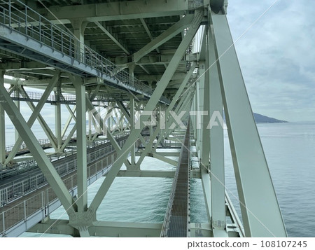 Akashi Kaikyo Bridge (Hyogo Prefecture) Akashi Kaikyo Bridge (Hyogo Prefecture) 108107245