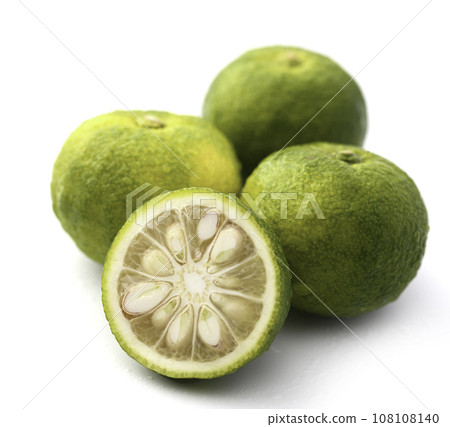 仍保持藍色的柚子 藍色柚子 柚子(白色背景) 仍保持藍色的柚子 藍色柚子 柚子(白色背景) 108108140