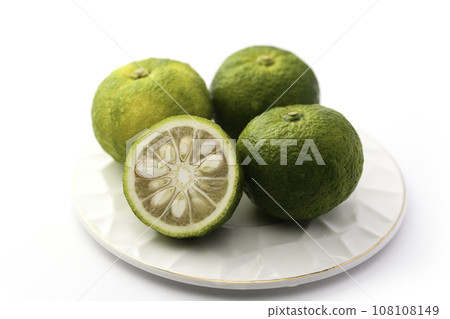 Yuzu that still has its blue color Blue Yuzu Yuzu (white background) Yuzu that still has its blue color Blue Yuzu Yuzu (white background) 108108149