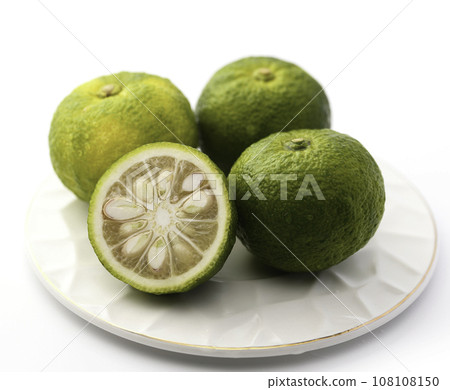 Yuzu that still has its blue color Blue Yuzu Yuzu (white background) 108108150