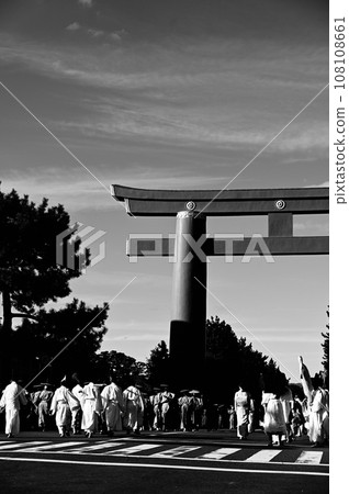 Period festival Okazaki Park procession black and white photo 108108661