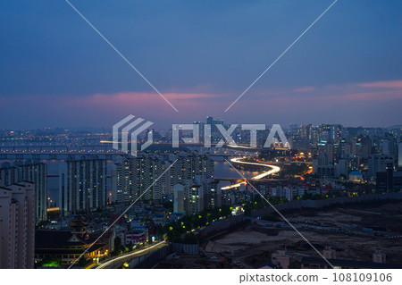 Nightscape in downtown Seoul, Korea 108109106