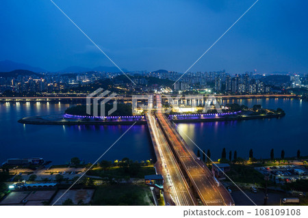 Nightscape in downtown Seoul, Korea 108109108