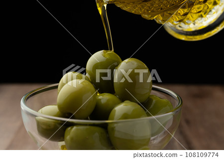 淋上橄欖油 淋上橄欖油 108109774