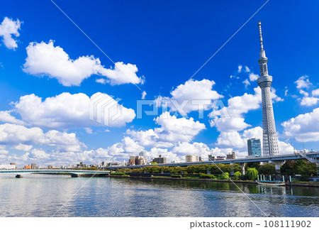 Tokyo scenery Sumida River and Sky Tree 108111902