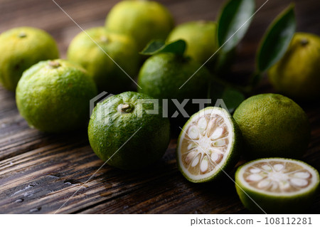 Blue Yuzu Yuzu Yuzu that still has its blue color (Dark background) Black background 108112281