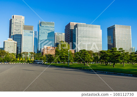 東京都千代田區皇居外苑皇居前的廣場和丸之內建築區 108112730
