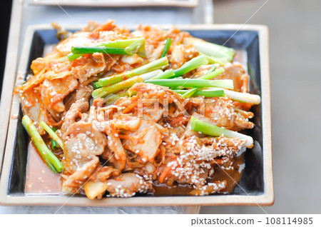 stir fried pork with chinese cabbage and kim chi 108114985