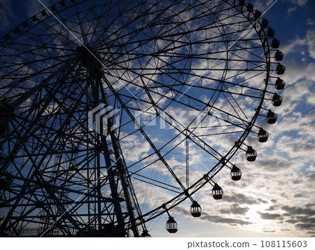 Ferris wheel  108115603
