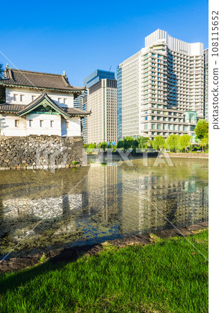Kikyo moat and Marunouchi building area in the Imperial Palace Gaien, Chiyoda-ku, Tokyo 108115652