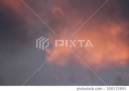 Blue sky / white clouds 108115903