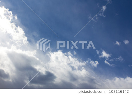 Blue sky / white clouds 108116142