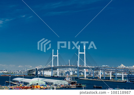 【神奈川縣】海灣大橋和橫濱港的城市景觀，可眺望港口的山丘公園景觀 108118987