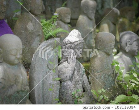 Jizo holding his ears Jizo holding his ears 108119394