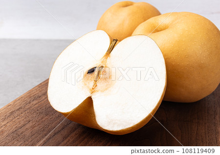 Sweet Korean pears grown in Korea Sweet Korean pears grown in Korea 108119409