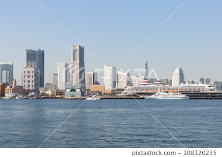 從橫濱山下碼頭看到的港未來 108120235