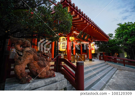 沖繩縣波之上神社黃昏 沖繩縣波之上神社黃昏 108120309
