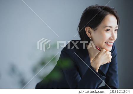 Business woman 108121264