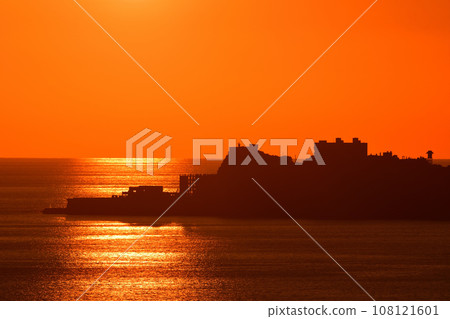 Evening view of warship island 108121601