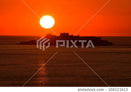 Evening view of warship island 108121613