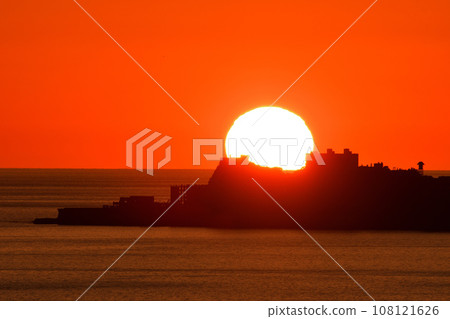 Evening view of warship island 108121626